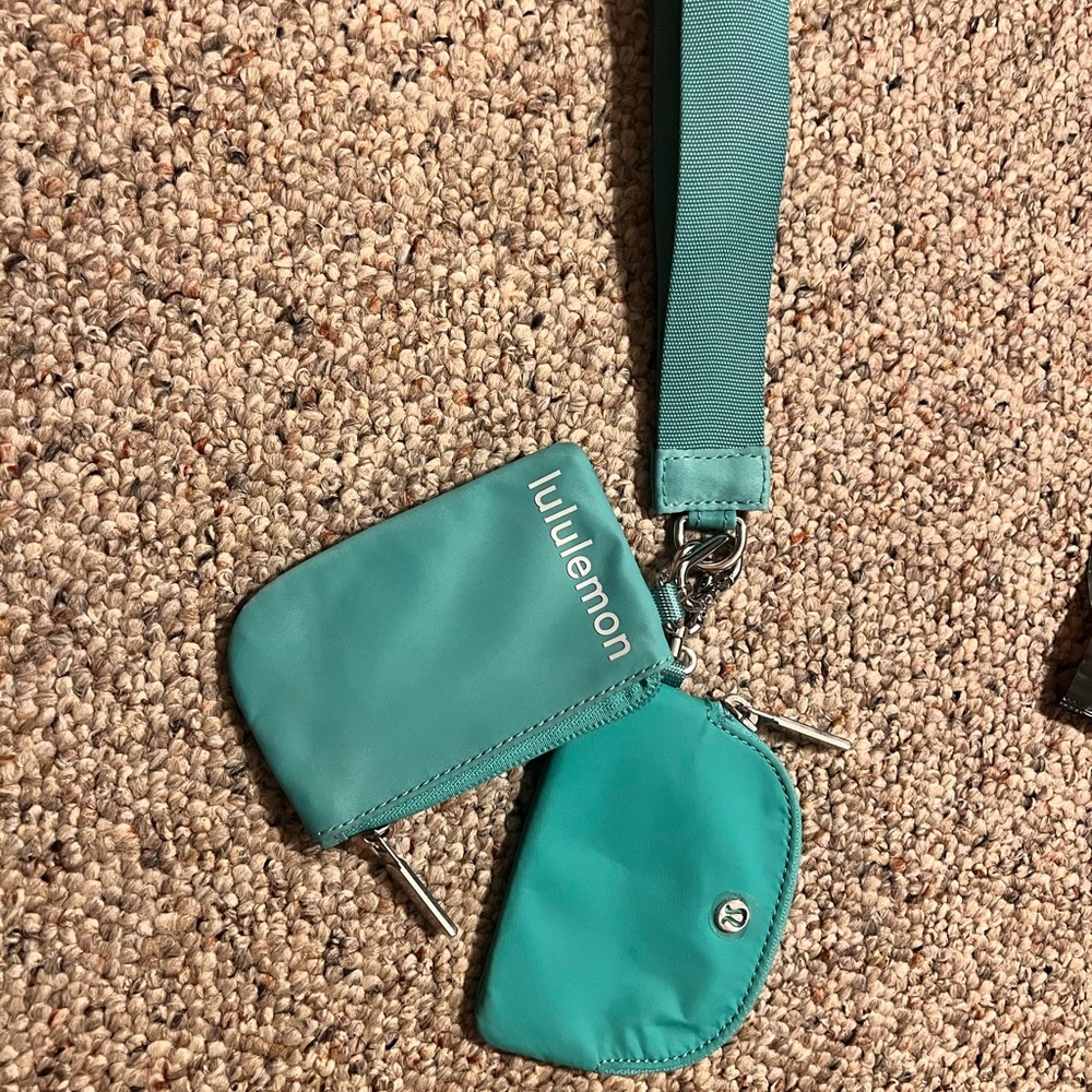 LululemonTeal dual pouch wristlet